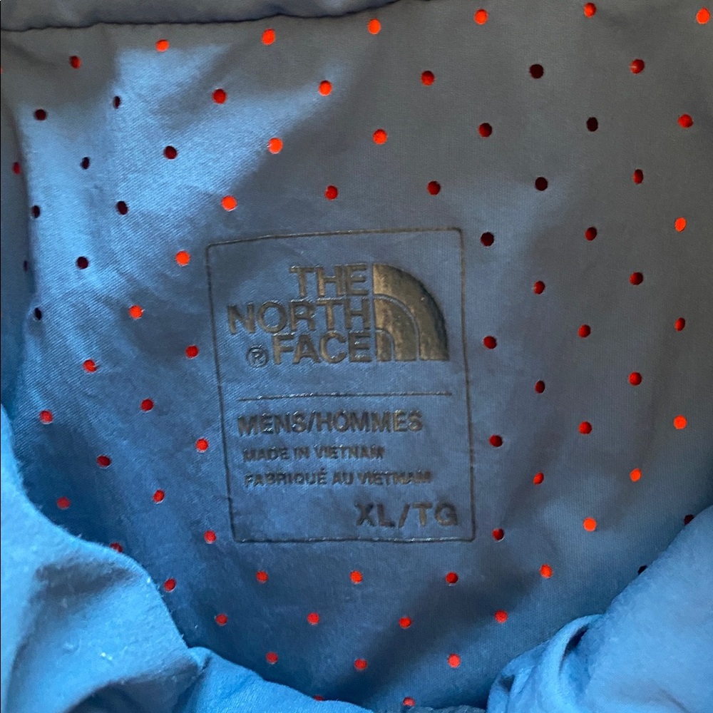 Men’s North Face Zip Up - Picture 3 of 3